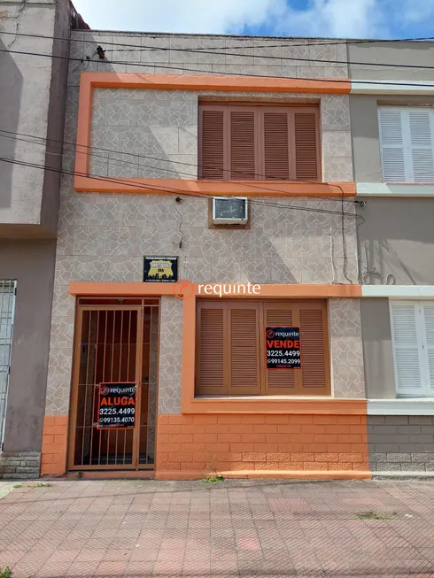 Foto 1 de Casa com 2 Quartos à venda, 66m² em Centro, Pelotas