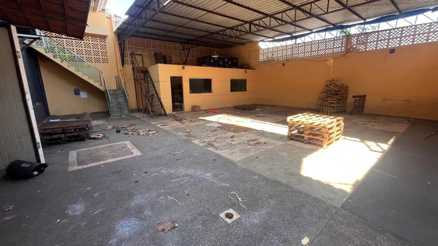 Foto 1 de Galpão/Depósito/Armazém com 4 Quartos para alugar, 200m² em Mauazinho, Manaus