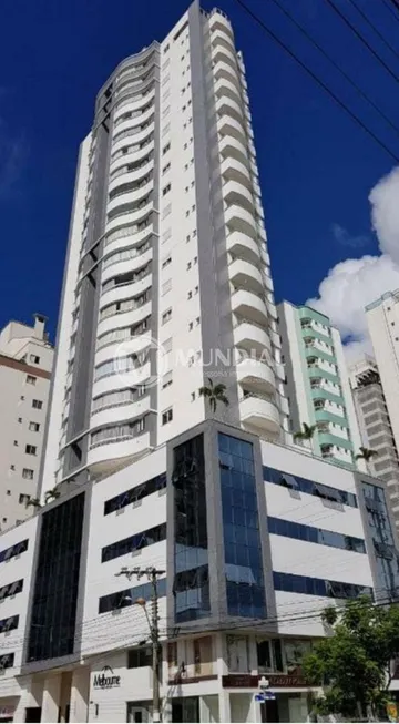 Foto 1 de Apartamento com 4 Quartos à venda, 173m² em Centro, Balneário Camboriú