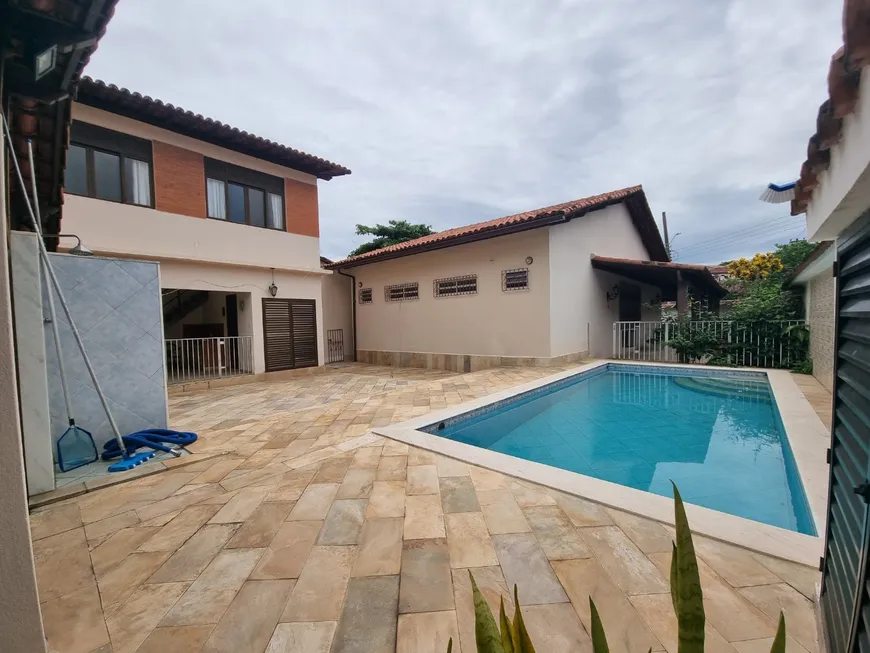 Foto 1 de Casa de Condomínio com 3 Quartos à venda, 300m² em Anil, Rio de Janeiro