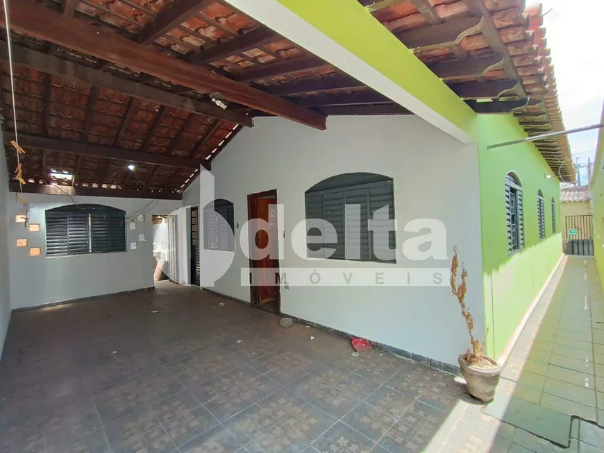 Foto 1 de Casa com 4 Quartos à venda, 240m² em Santa Mônica, Uberlândia