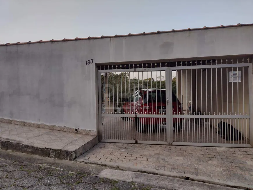 Foto 1 de Casa com 2 Quartos à venda, 145m² em Rio Grande, São Bernardo do Campo