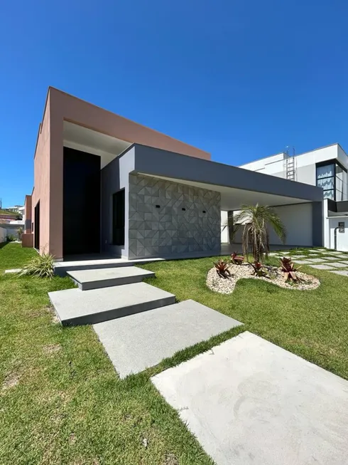 Foto 1 de Casa com 4 Quartos à venda, 255m² em Interlagos, Vila Velha