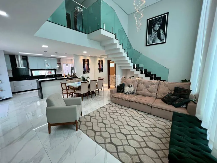 Foto 1 de Casa com 3 Quartos à venda, 195m² em Setor Habitacional Vicente Pires, Brasília