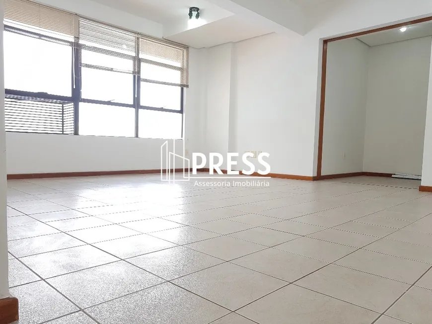 Foto 1 de Sala Comercial para alugar, 36m² em Passo da Areia, Porto Alegre