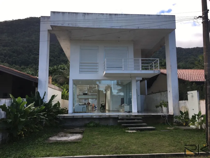 Foto 1 de Casa de Condomínio com 5 Quartos à venda, 277m² em Praia do Lazaro, Ubatuba