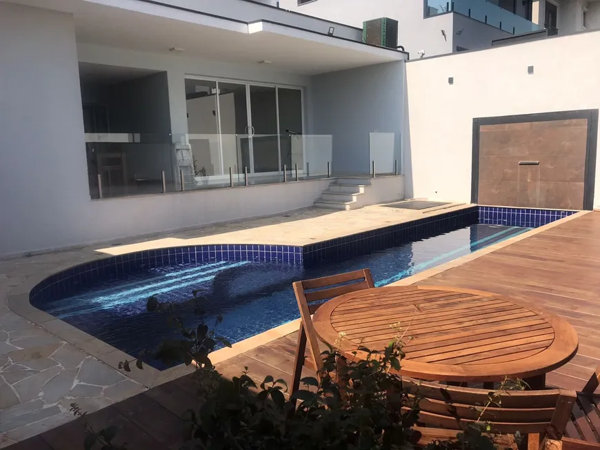 Foto 1 de Casa de Condomínio com 4 Quartos à venda, 290m² em Swiss Park, Campinas