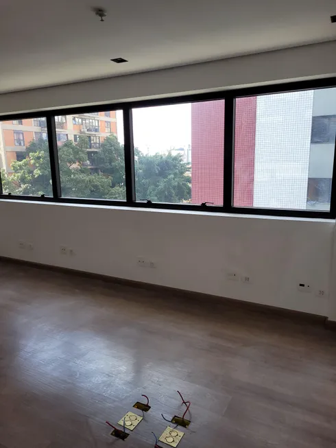 Foto 1 de Sala Comercial com 2 Quartos para alugar, 65m² em Sumarezinho, São Paulo