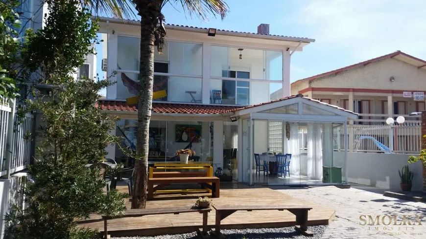 Foto 1 de Casa com 5 Quartos à venda, 200m² em Barra da Lagoa, Florianópolis