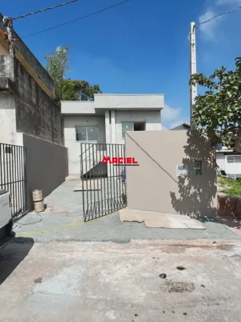 Foto 1 de Casa com 2 Quartos à venda, 60m² em Jardim Colinas, Jacareí