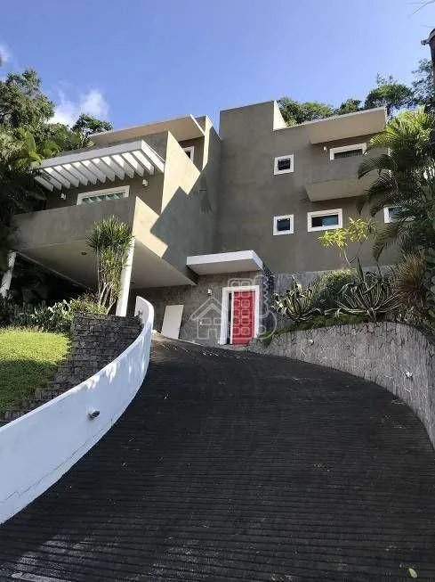 Foto 1 de Casa de Condomínio com 4 Quartos à venda, 205m² em Itaipu, Niterói