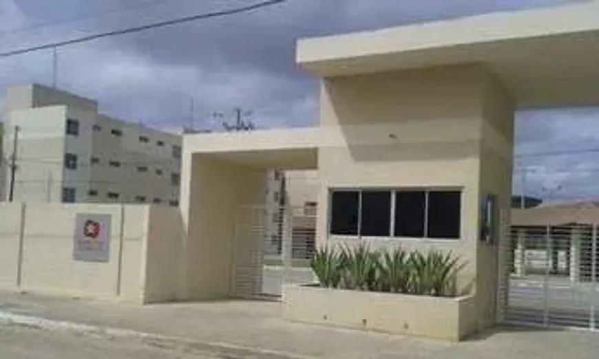 Foto 1 de Apartamento com 2 Quartos para alugar, 43m² em Benedito Bentes, Maceió