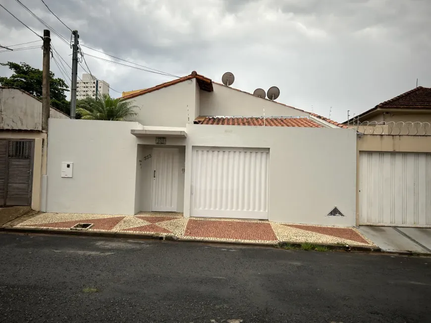 Foto 1 de Casa com 3 Quartos à venda, 300m² em Cazeca, Uberlândia