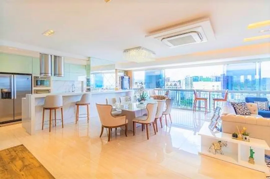 Foto 1 de Apartamento com 2 Quartos à venda, 145m² em Centro, Joinville