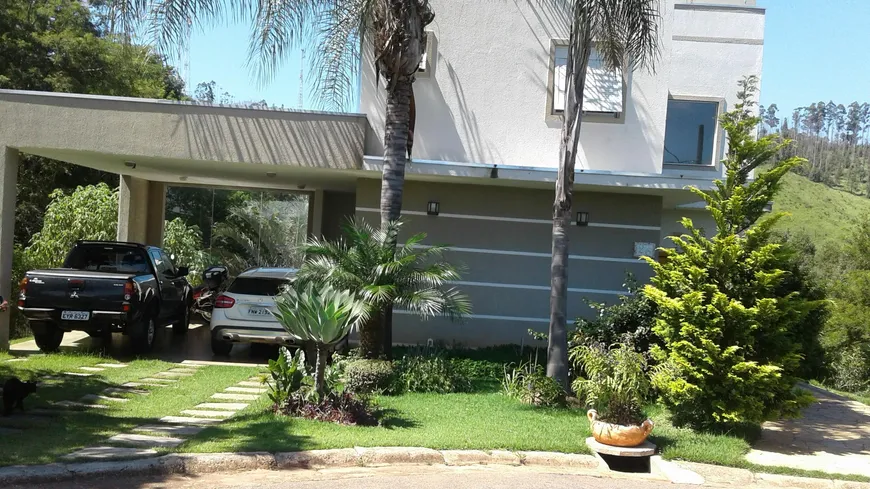 Foto 1 de Casa de Condomínio com 3 Quartos à venda, 380m² em Jambeiro, Jambeiro