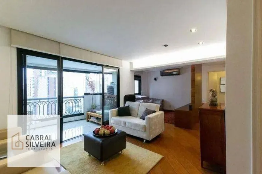 Foto 1 de Apartamento com 3 Quartos para venda ou aluguel, 116m² em Moema, São Paulo