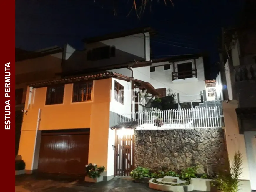 Foto 1 de Sobrado com 4 Quartos à venda, 400m² em São Francisco, Niterói