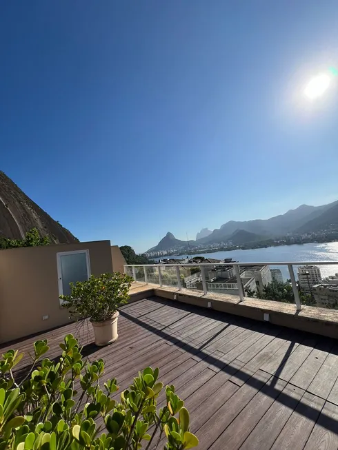 Foto 1 de Apartamento com 3 Quartos para alugar, 360m² em Lagoa, Rio de Janeiro
