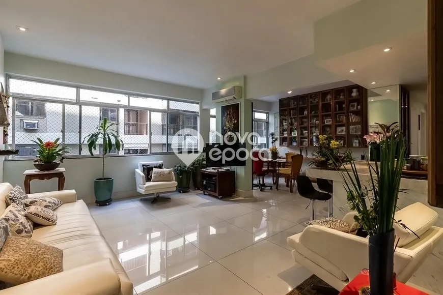 Foto 1 de Apartamento com 3 Quartos à venda, 149m² em Lagoa, Rio de Janeiro