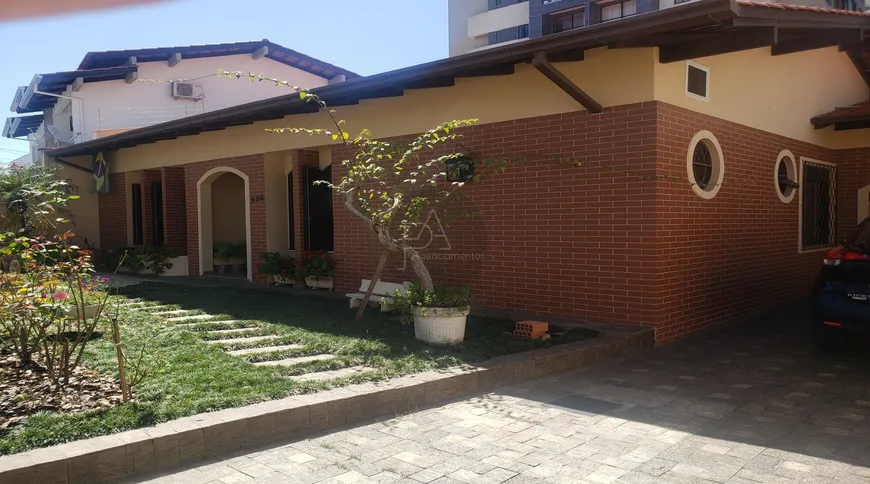 Foto 1 de Imóvel Comercial com 5 Quartos para venda ou aluguel, 250m² em Centro, Itajaí