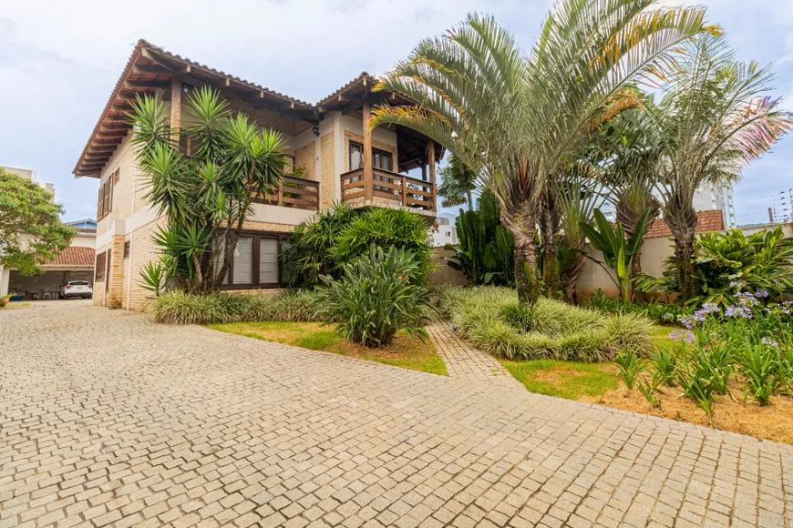 Foto 1 de Casa com 3 Quartos à venda, 245m² em Bom Retiro, Joinville