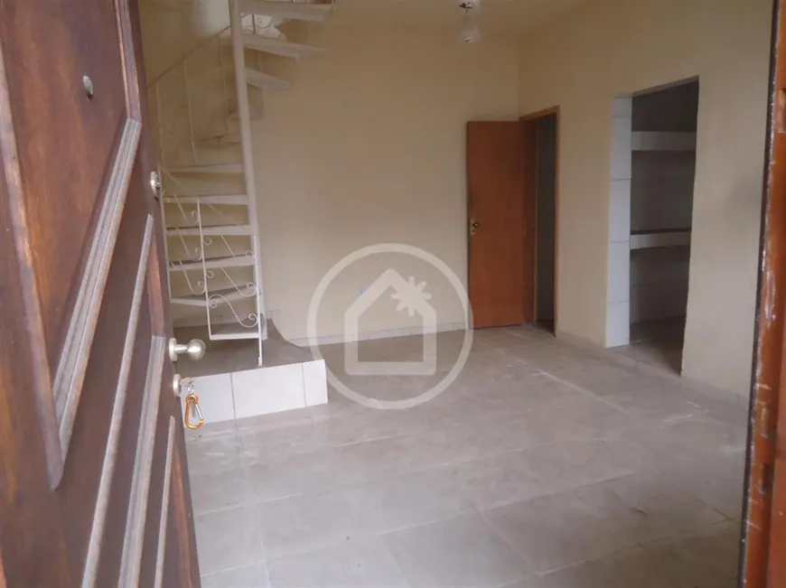 Foto 1 de Casa com 1 Quarto à venda, 60m² em Olaria, Rio de Janeiro