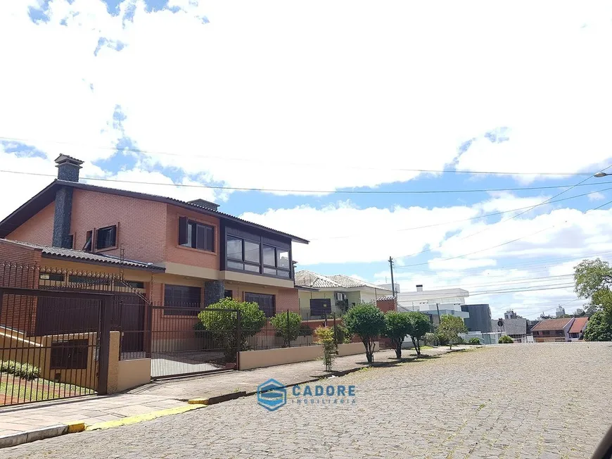 Foto 1 de Casa com 4 Quartos à venda, 370m² em Cinquentenário, Caxias do Sul