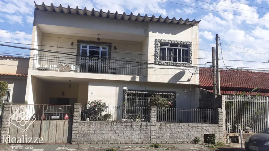 Foto 1 de Casa com 4 Quartos à venda, 180m² em Barreira Cravo, Volta Redonda