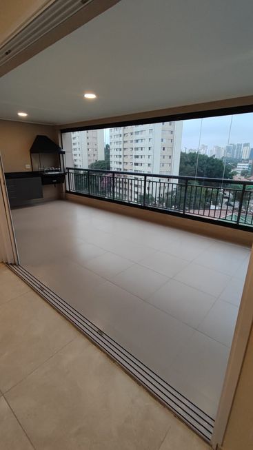 Foto 1 de Apartamento com 3 Quartos para alugar, 134m² em Vila Olímpia, São Paulo