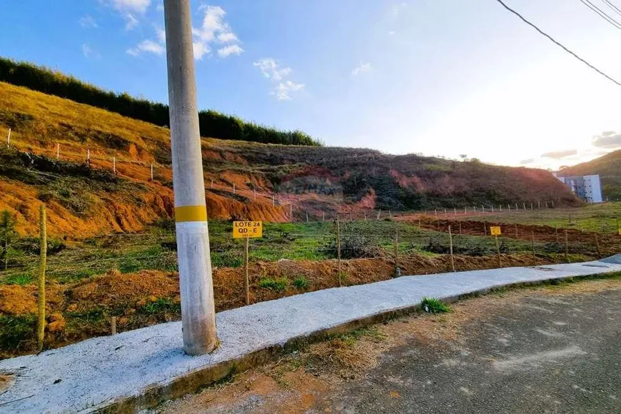 Foto 1 de Lote/Terreno à venda, 300m² em Grama, Juiz de Fora