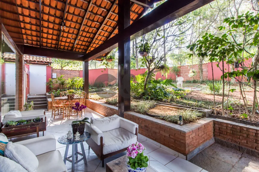 Foto 1 de Casa com 4 Quartos para venda ou aluguel, 340m² em Jardim Marajoara, São Paulo
