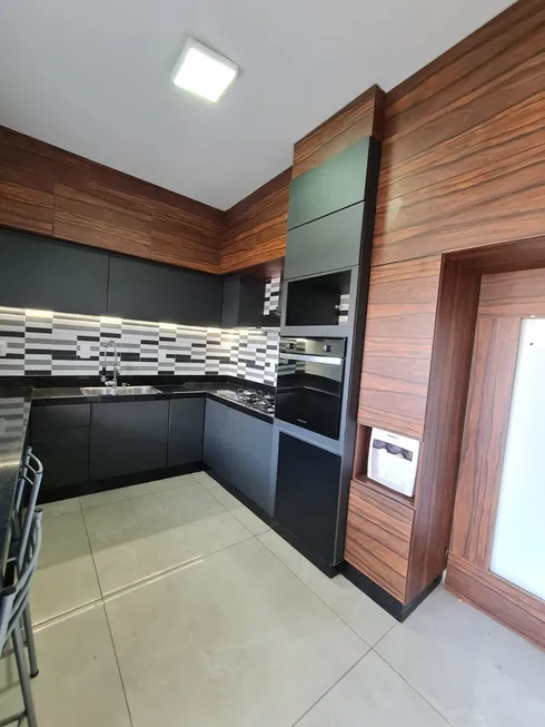 Foto 1 de Apartamento com 3 Quartos à venda, 96m² em Alvorada, Cuiabá