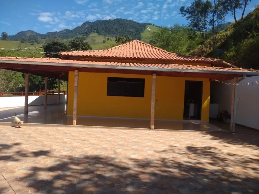 Foto 1 de Fazenda/Sítio com 3 Quartos à venda, 2000m² em Zona Rural, Delfim Moreira