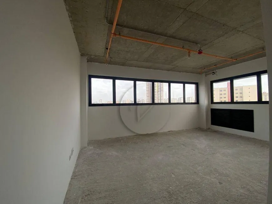 Foto 1 de Sala Comercial para venda ou aluguel, 37m² em Vila Assuncao, Santo André