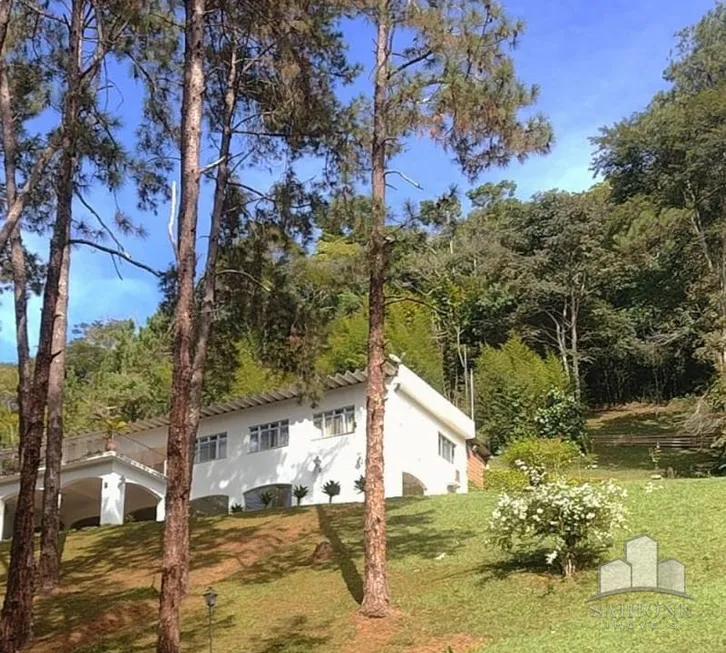 Foto 1 de Fazenda/Sítio com 3 Quartos à venda, 490m² em Itaipava, Petrópolis