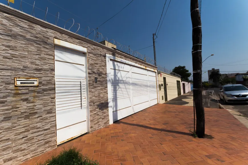 Foto 1 de Casa com 3 Quartos à venda, 210m² em Jardim América, Goiânia