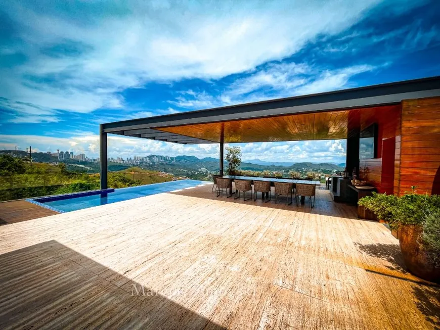 Foto 1 de Casa com 4 Quartos à venda, 650m² em Vila  Alpina, Nova Lima