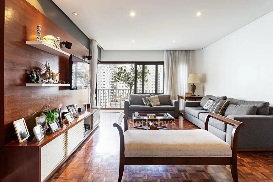 Foto 1 de Apartamento com 3 Quartos à venda, 177m² em Moema, São Paulo