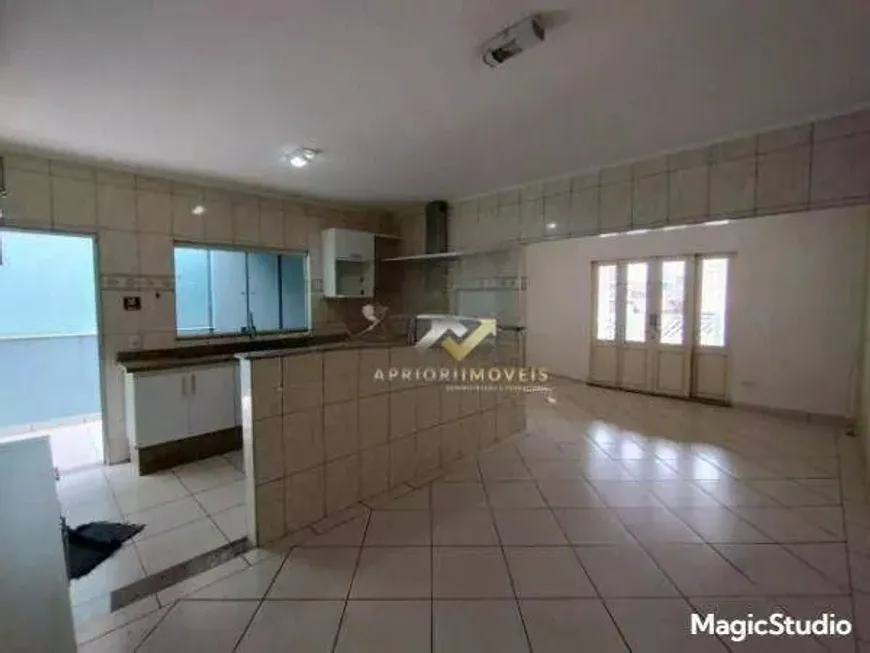 Foto 1 de Sobrado com 3 Quartos à venda, 233m² em Jardim Ipanema, Santo André