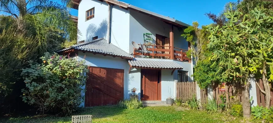 Foto 1 de Casa com 3 Quartos à venda, 881m² em Cantegril, Viamão