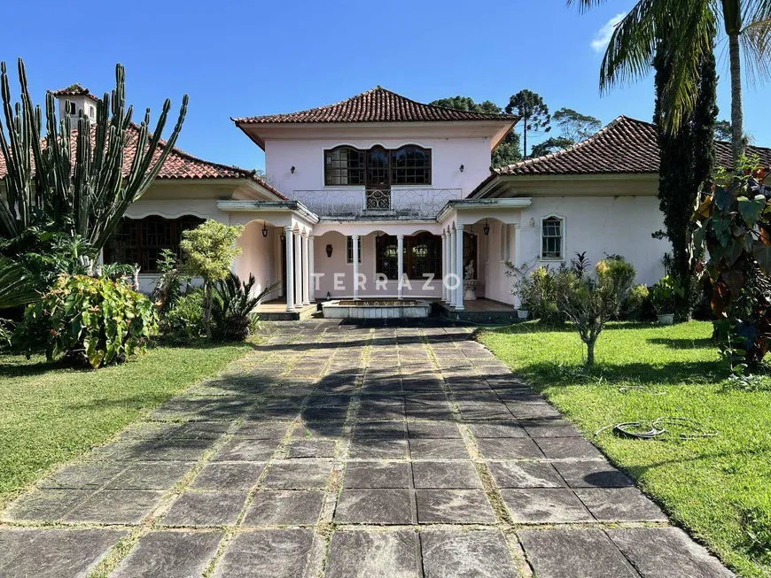 Foto 1 de Casa com 4 Quartos para alugar, 450m² em Tijuca, Teresópolis