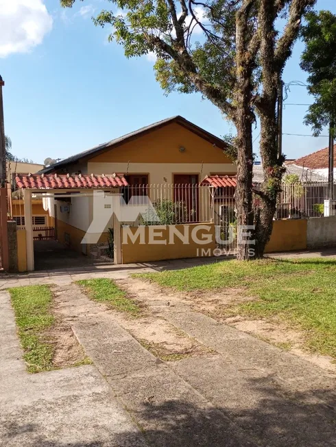 Foto 1 de Casa com 4 Quartos à venda, 200m² em Vila Ipiranga, Porto Alegre