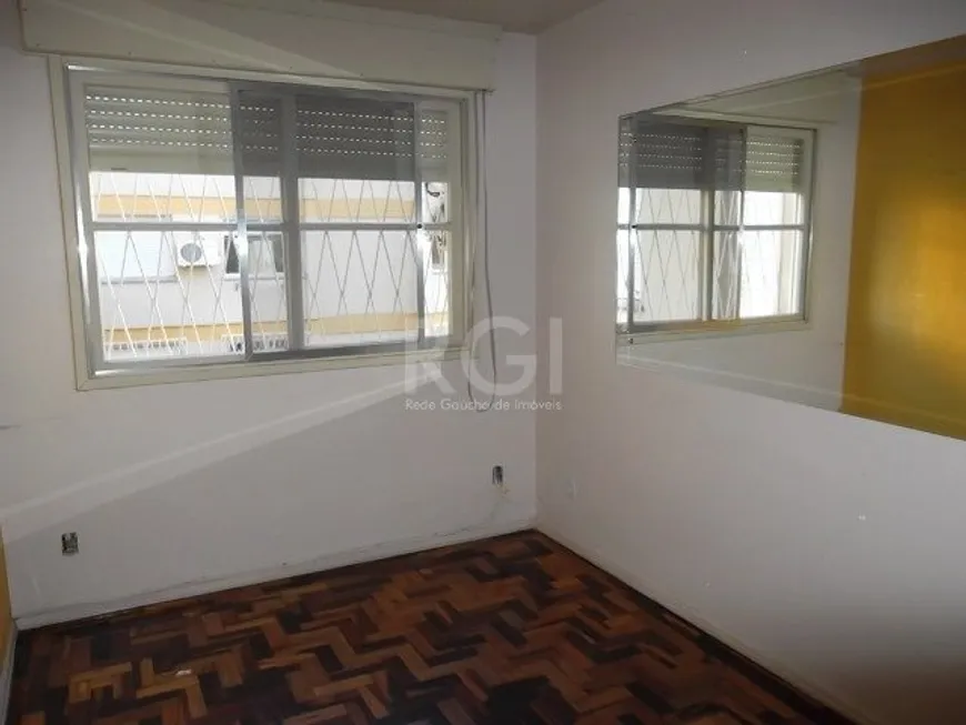 Foto 1 de Apartamento com 3 Quartos à venda, 68m² em Camaquã, Porto Alegre