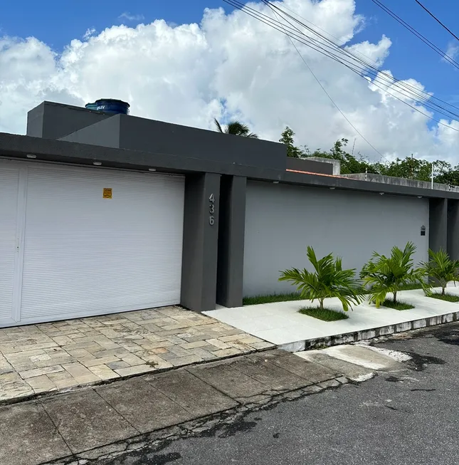 Foto 1 de Casa com 4 Quartos à venda, 282m² em Gruta de Lourdes, Maceió