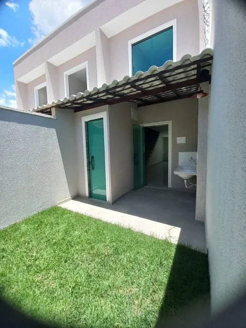 Foto 1 de Casa com 2 Quartos à venda, 75m² em Lagoa, Belo Horizonte