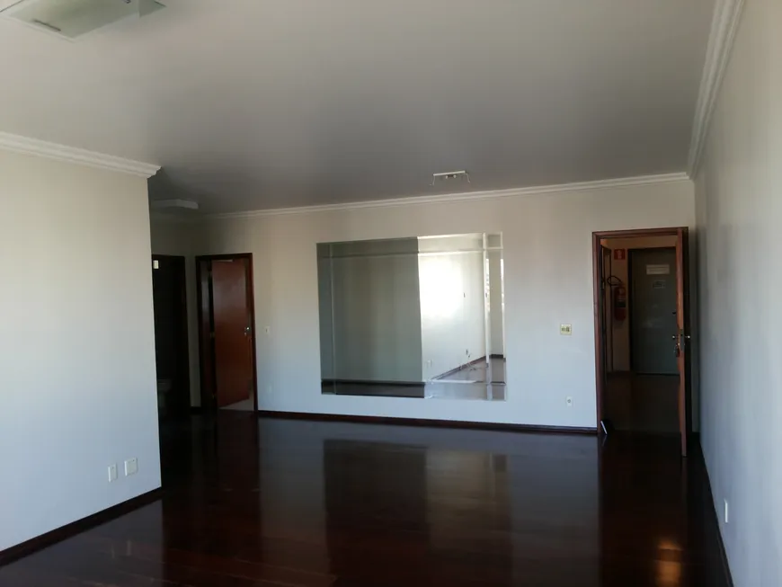 Foto 1 de Apartamento com 3 Quartos à venda, 182m² em Centro, Limeira