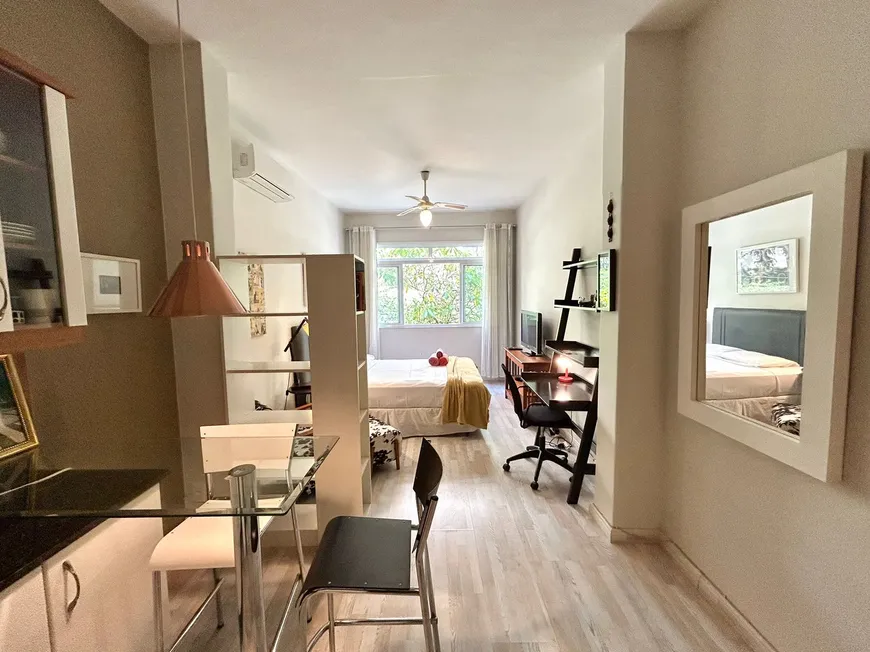 Foto 1 de Apartamento com 1 Quarto à venda, 28m² em Leblon, Rio de Janeiro