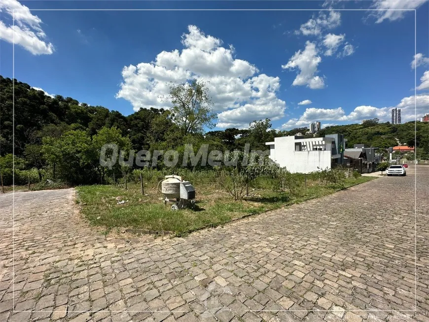 Foto 1 de Lote/Terreno à venda, 768m² em Salgado Filho, Caxias do Sul