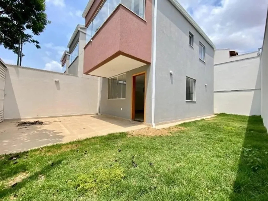 Foto 1 de Casa com 3 Quartos à venda, 195m² em Itapoã, Belo Horizonte