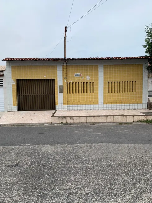 Foto 1 de Casa com 3 Quartos à venda, 207m² em Farolândia, Aracaju